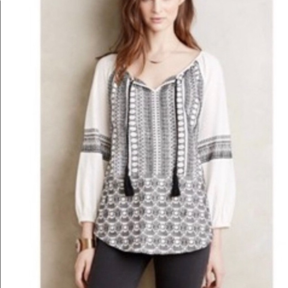 Akemi + Kin Anthropologie White/Black Peasant Relaxed Top S